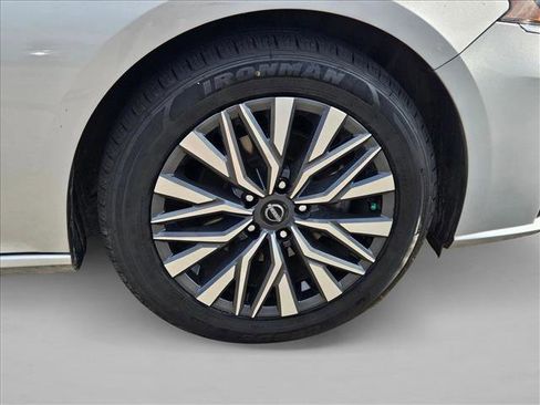 Used 2024 Nissan Altima 2.5 SV image 22