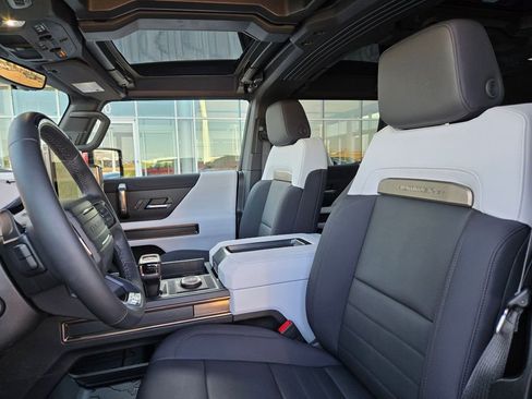 Used 2025 GMC Hummer EV 3X w/ LPO, Illumination Package image 29
