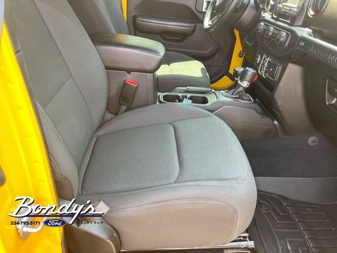 Used 2019 Jeep Wrangler Unlimited Sport S AWD/4WD image 18
