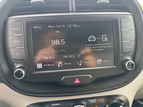 Used 2023 Kia Soul LX w/ LX Technology Package image 18