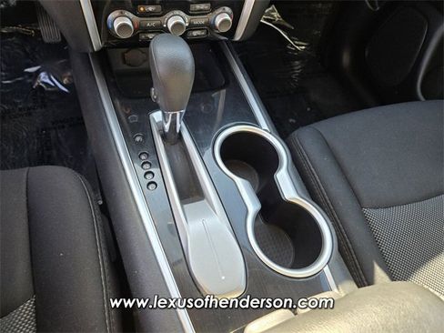 Used 2018 Nissan Pathfinder S image 28