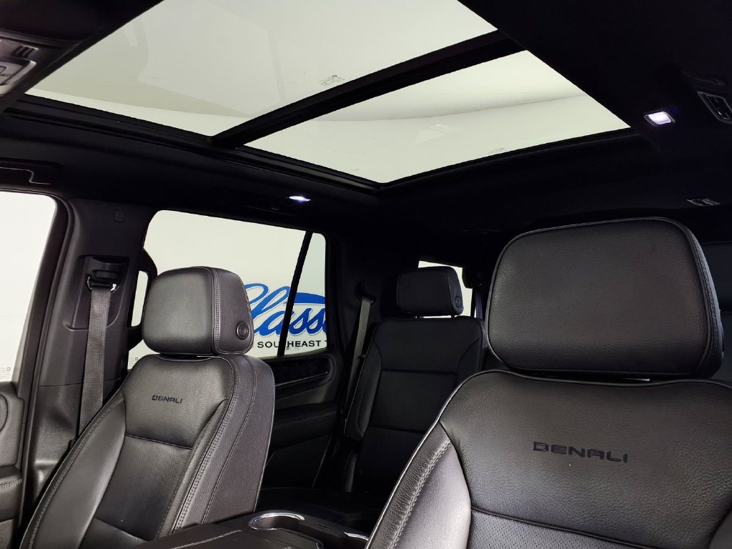 Used 2023 GMC Yukon Denali RWD image 14