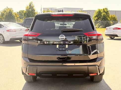 Used 2025 Nissan Rogue S FWD image 10