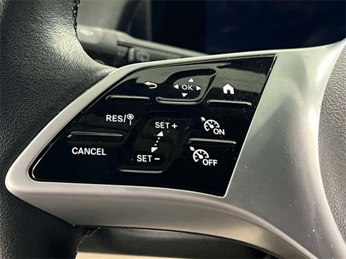 Certified 2025 Mercedes-Benz GLB 250 4MATIC image 21