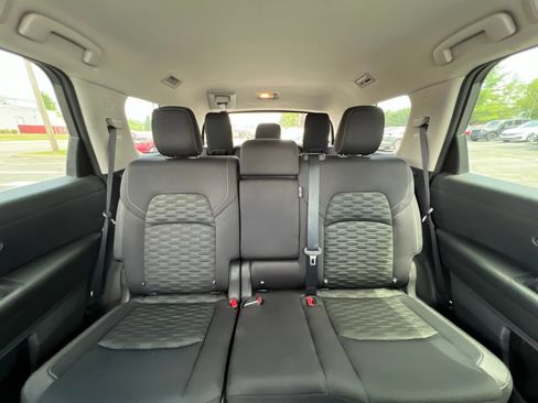 Used 2022 Nissan Pathfinder SV AWD/4WD image 54