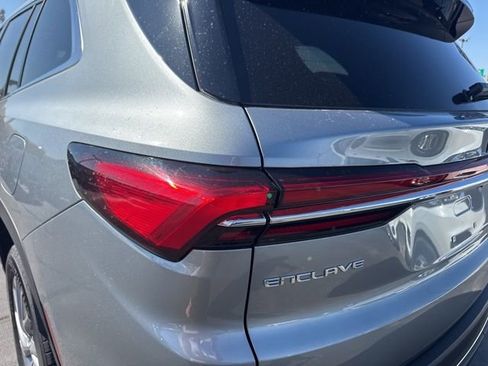 Used 2025 Buick Enclave Preferred image 24