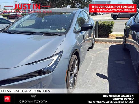 Used 2026 Toyota Prius XLE FWD image 1