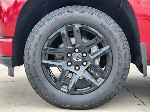 Used 2021 Chevrolet Silverado 1500 RST w/ LPO, Blackout Package AWD/4WD image 10