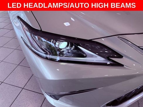 Used 2025 Lexus ES 300h w/ Premium Package FWD image 9