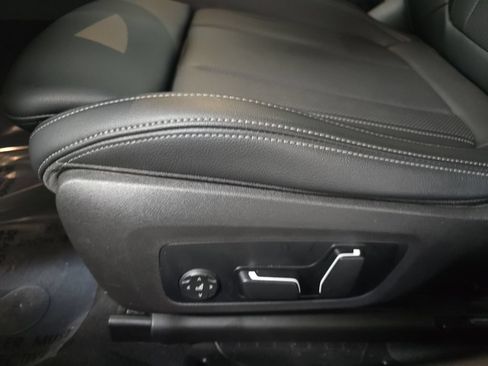 Certified 2024 BMW 330i Sedan w/ Convenience Package RWD image 25
