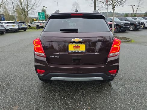 Certified 2022 Chevrolet Trax LT w/ LT Convenience Package image 5