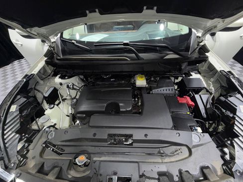 Used 2024 Nissan Pathfinder Platinum w/ Cargo Package image 21