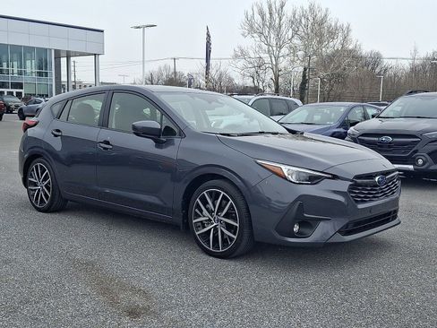 Used 2025 Subaru Impreza 2.0i Sport image 3