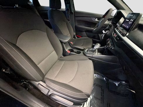 Used 2023 Kia Forte LX image 15