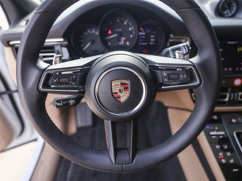 Used 2025 Porsche Macan image 18