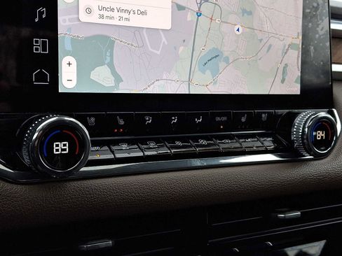 Certified 2025 GMC Canyon Denali image 15