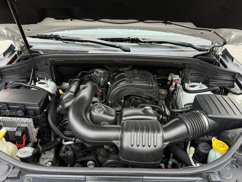 Used 2015 Jeep Grand Cherokee Limited image 24