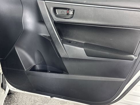 Used 2016 Toyota Corolla L image 34