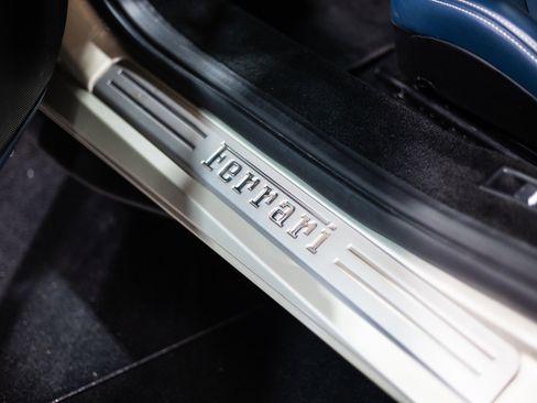 Used 2021 Ferrari F8 Tributo image 31