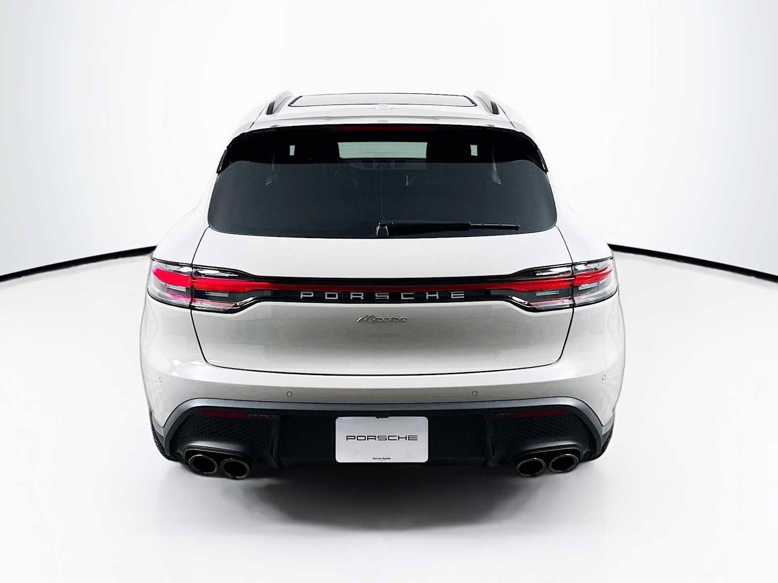 Used 2026 Porsche Macan AWD/4WD image 10