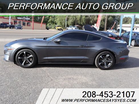 Used 2018 Ford Mustang Coupe image 4