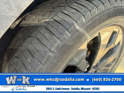 Used 2022 Kia Telluride EX w/ EX Premium Package AWD/4WD image 3