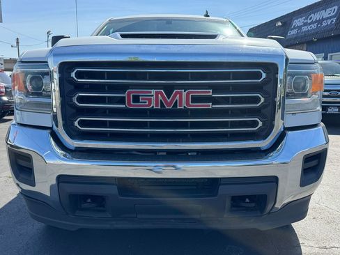 Used 2019 GMC Sierra 2500 SLE AWD/4WD image 3