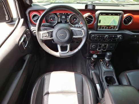 Used 2022 Jeep Wrangler Unlimited Rubicon w/ LED Lighting Group AWD/4WD image 27