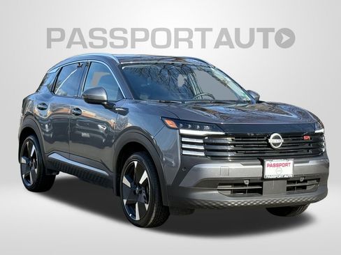 Used 2025 Nissan Kicks SR image 4