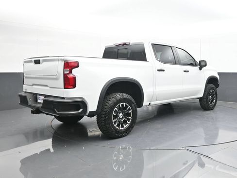 Used 2024 Chevrolet Silverado 1500 ZR2 w/ Technology Package AWD/4WD image 8