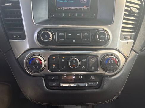 Used 2015 Chevrolet Suburban 2WD image 18