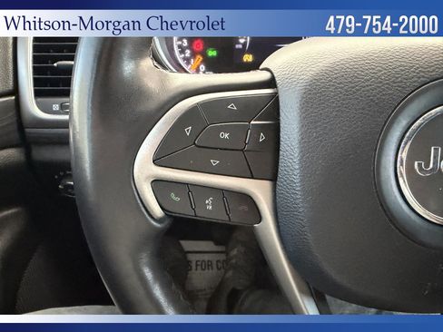Used 2020 Jeep Grand Cherokee Altitude RWD image 16