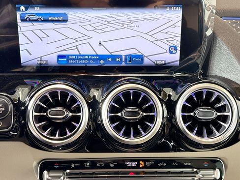 New 2025 Mercedes-Benz GLA 250 image 12