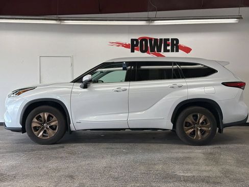 Used 2022 Toyota Highlander Bronze Edition AWD/4WD image 6