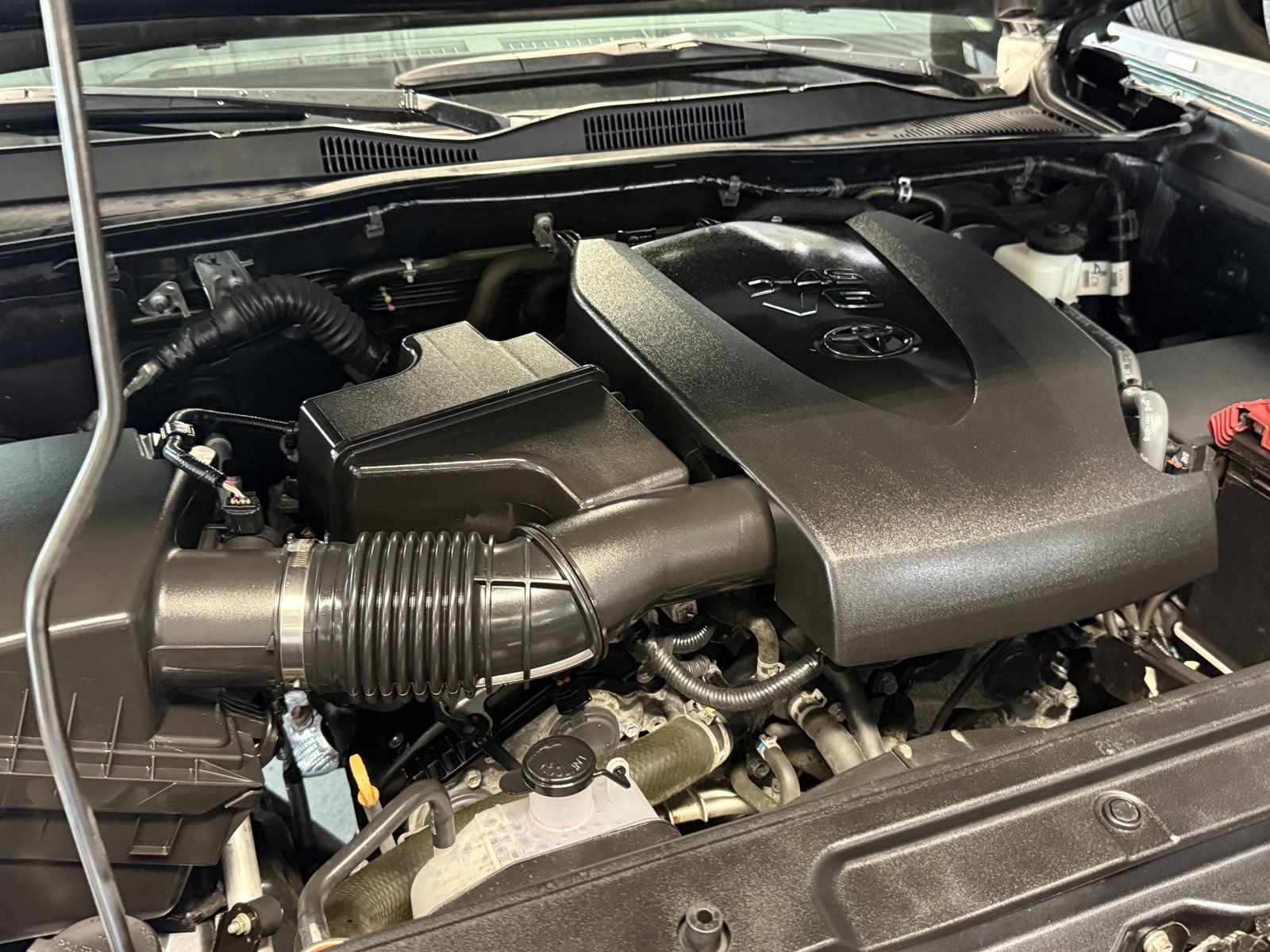 Used 2022 Toyota Tacoma Limited w/ Nightshade Package AWD/4WD image 34