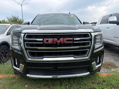 Used 2023 GMC Yukon SLT w/ SLT Premium Package AWD/4WD image 2