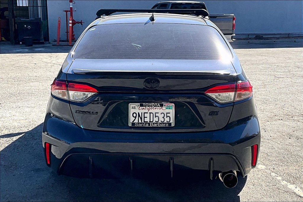 Used 2024 Toyota Corolla SE w/ SE Premium Package FWD image 5