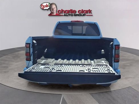 Used 2022 Nissan Frontier SV w/ Technology Package image 9