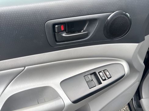 Used 2014 Toyota Tacoma 2WD Access Cab image 21