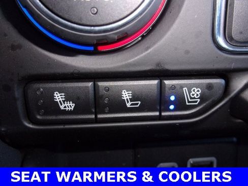 Used 2024 Chevrolet Suburban Premier image 10