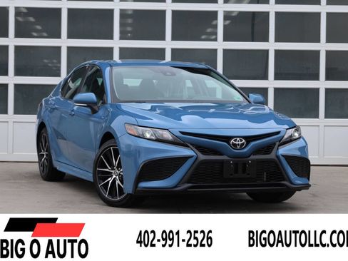 Used 2023 Toyota Camry SE image 1