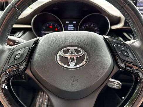 Used 2022 Toyota C-HR Limited FWD image 23