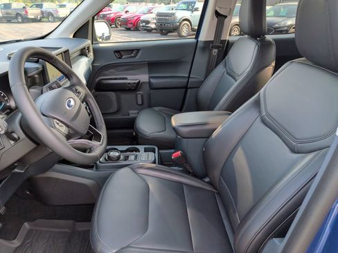 Certified 2024 Ford Maverick Lariat w/ Black Appearance Package FWD image 4