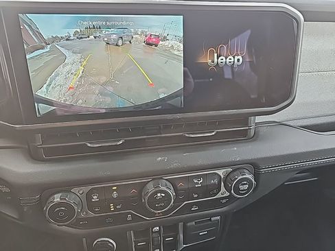 Certified 2025 Jeep Wrangler Unlimited Sahara image 31