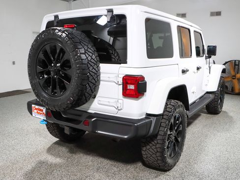 Used 2023 Jeep Wrangler Unlimited Sahara w/ Cold Weather Group AWD/4WD image 8