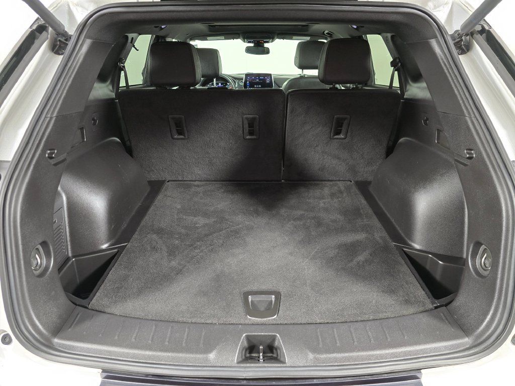 Used 2023 Chevrolet Blazer Premier AWD/4WD image 16