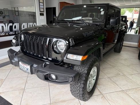 Used 2021 Jeep Gladiator Sport AWD/4WD image 3