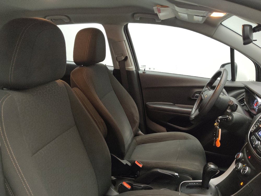 Used 2021 Chevrolet Trax LS FWD image 21