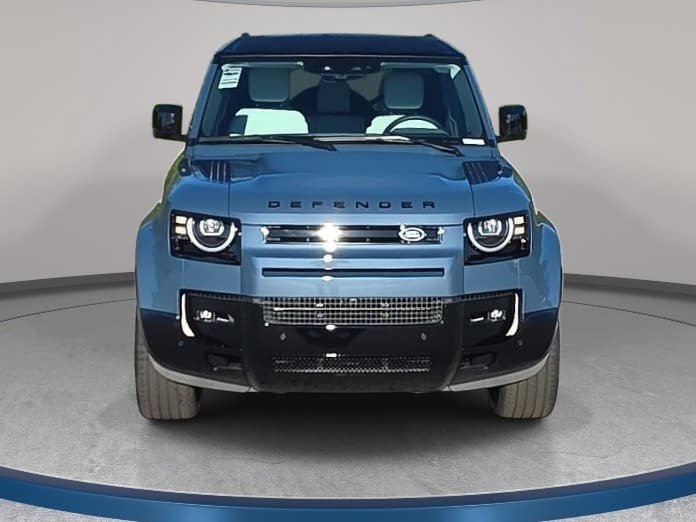 New 2026 Land Rover Defender 110 X-Dynamic SE AWD/4WD image 2