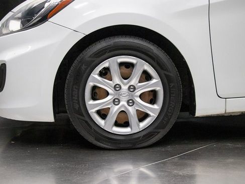 Used 2014 Hyundai Accent GLS image 8